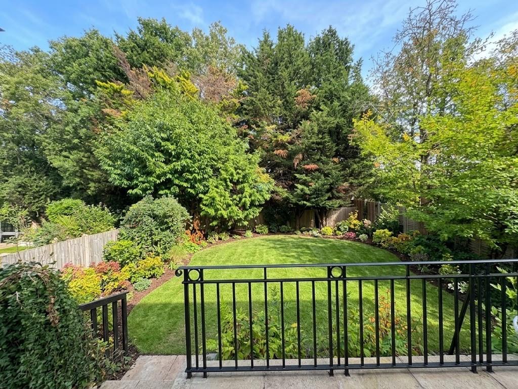 Highview Gardens, Edgware, HA8, Edgware